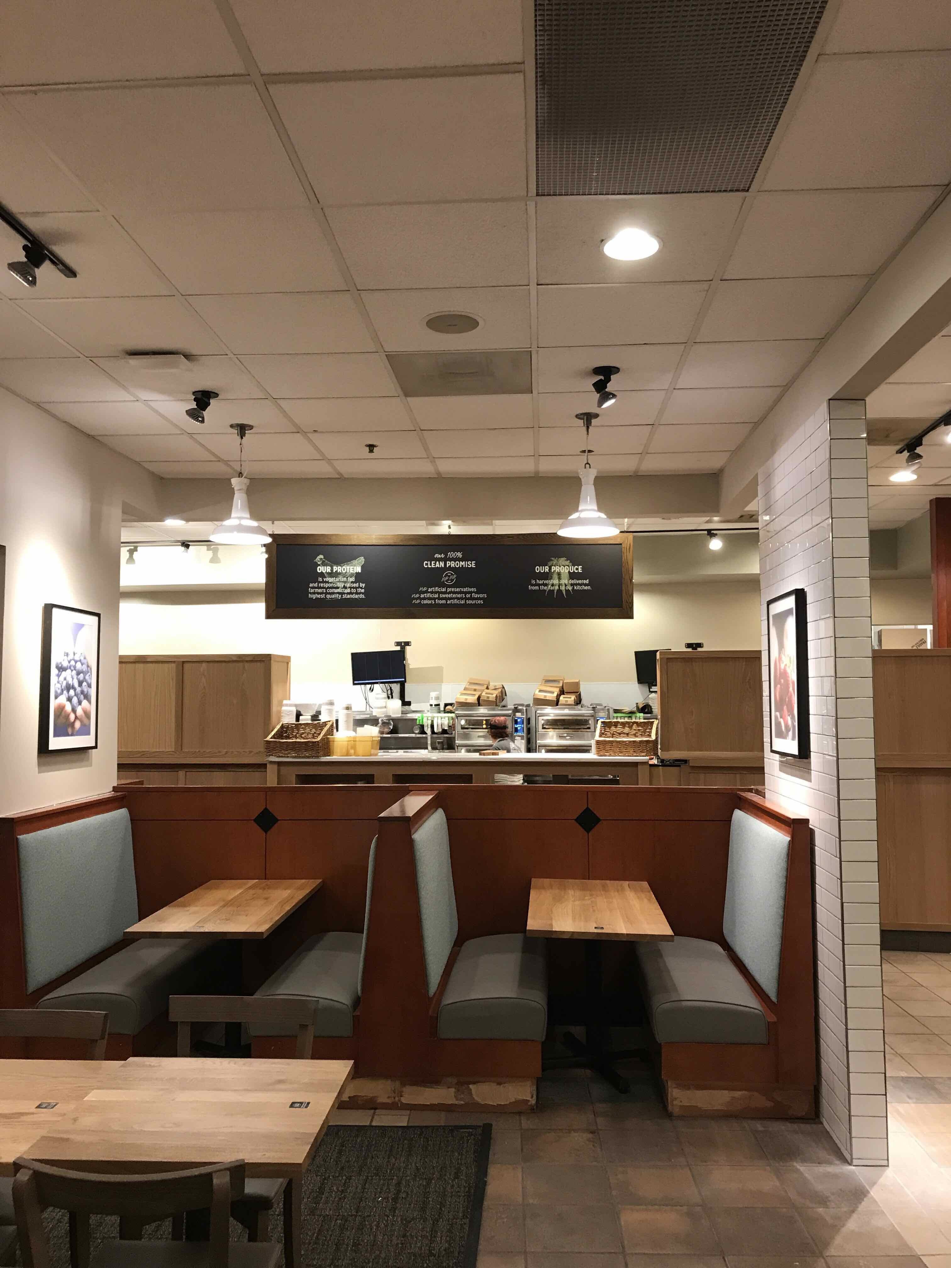 panera dining area 